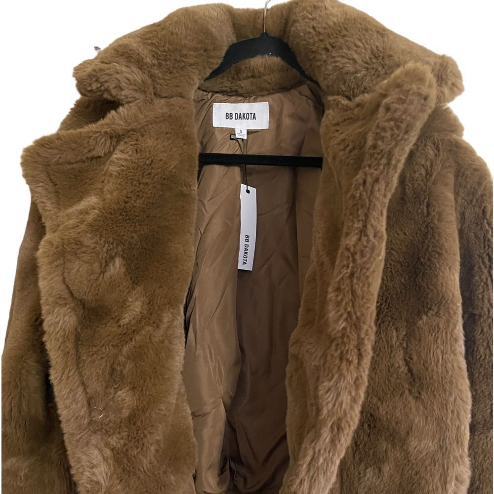 BB Dakota Big Time Plush Jacket - Picture 4 of 11